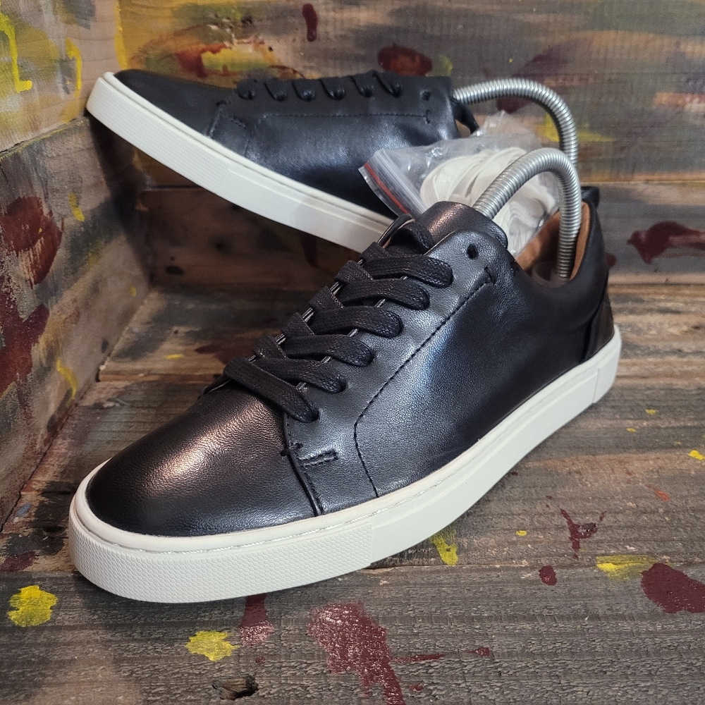 Women Frye casual leather shoes size 8.5 new